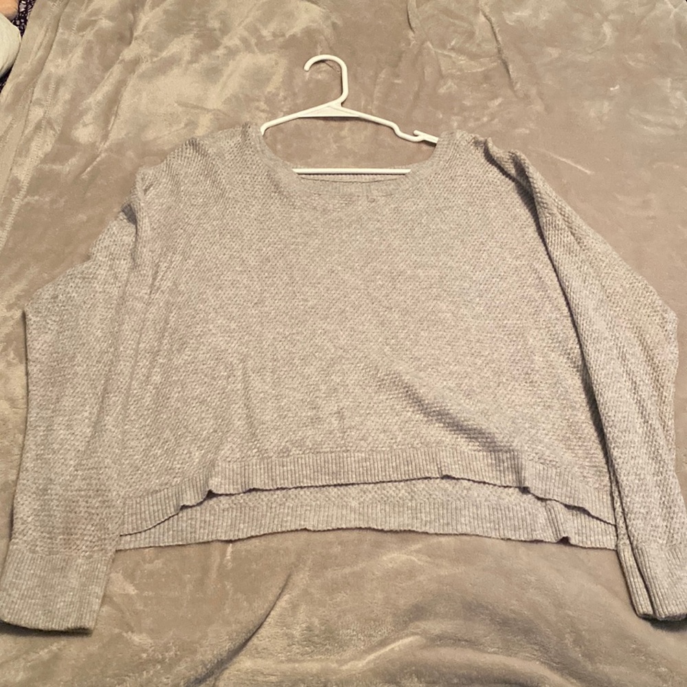 grey knit sweater